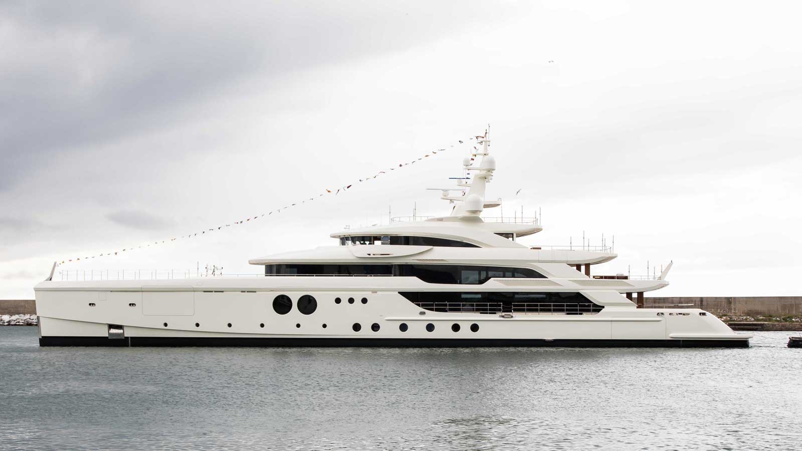 CHECKMATE yacht (Benetti, 44.2m, 2013)